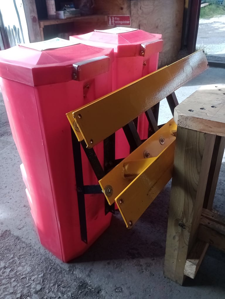 JCB fire extinguisher twin kit 