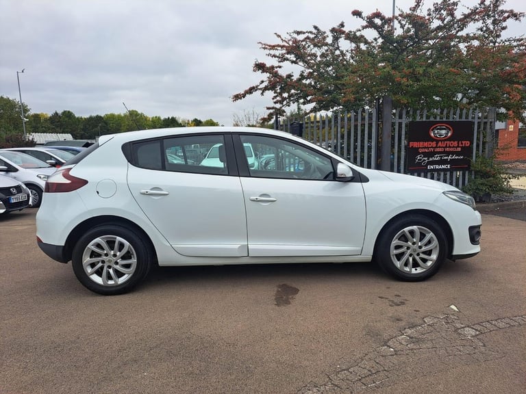 2015 Renault Megane 1.5 dCi Dynamique Nav Euro 6 (s/s) 5dr HATCHBACK Diesel Manual