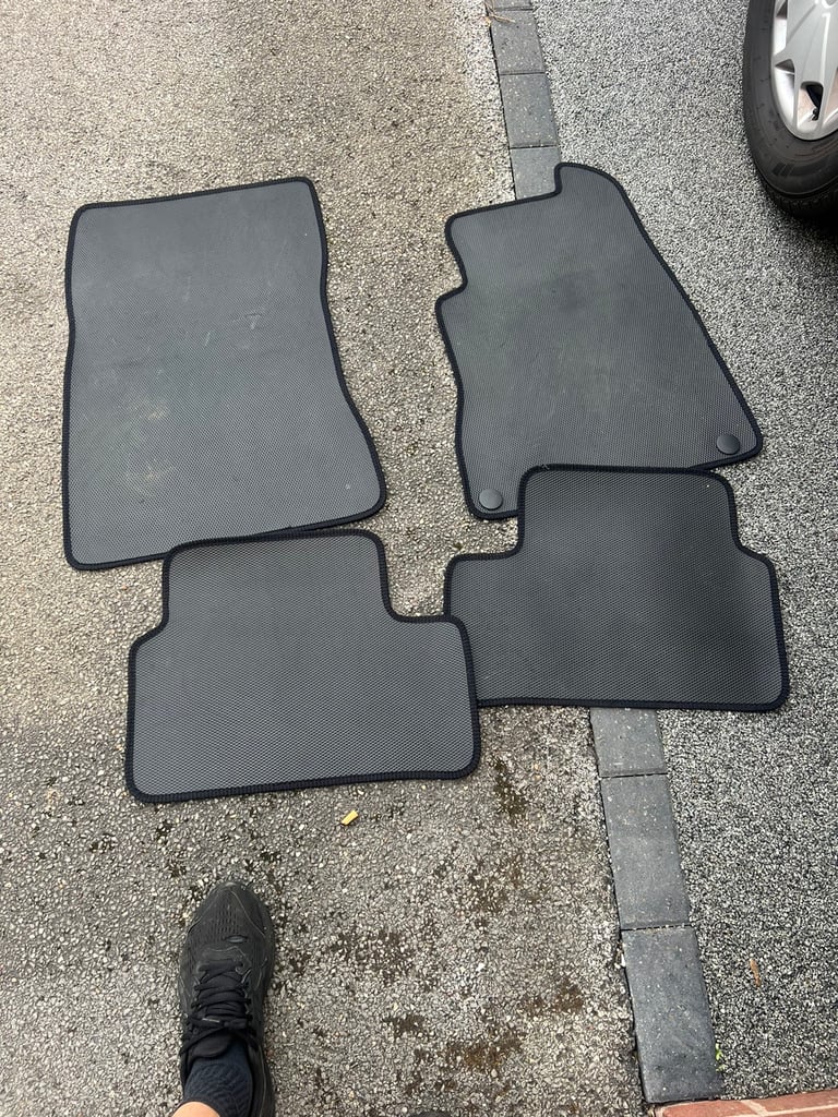 Mercedes a class rubber matts 