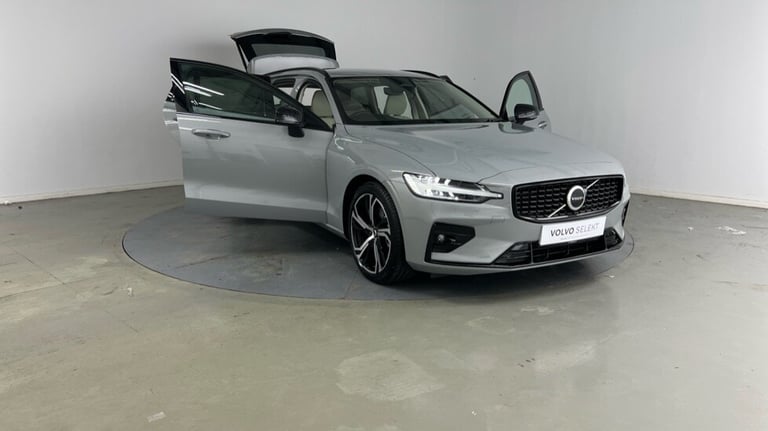 2025 Volvo V60 Plus, B4 Mild hybrid, Petrol, Dark Estate Petrol Automatic