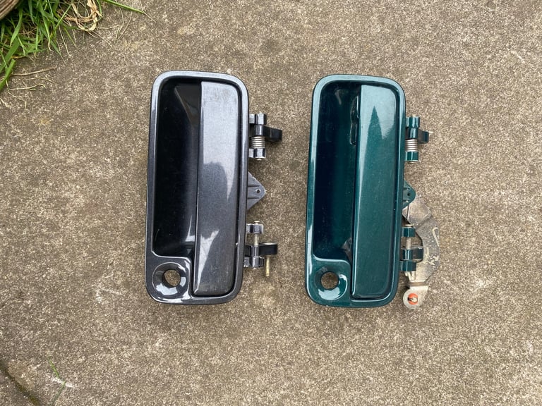 Rover R8 Coupe Tourer Driverside Passenger  door handles