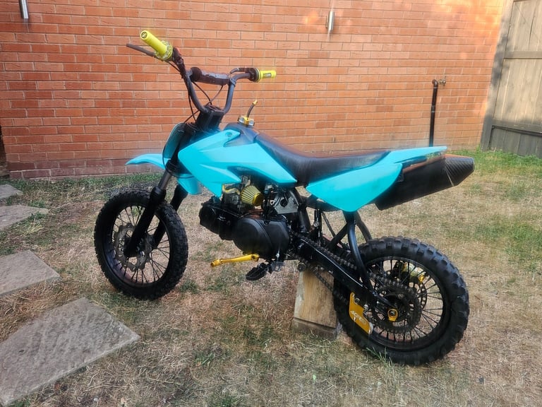 Pit bike