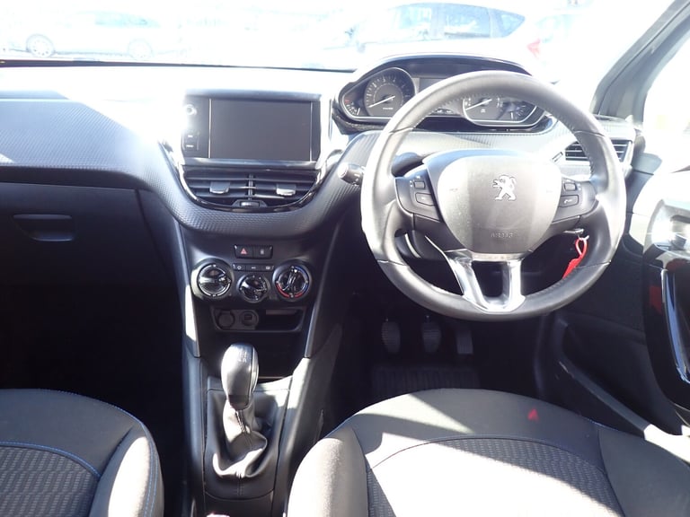 2019 Peugeot 208 1.2 PureTech Signature Hatchback 5dr Petrol Manual Euro 6