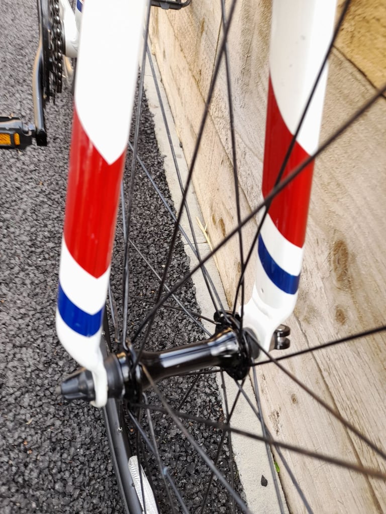 Moda Minor 7-10 year old child's Road Bike 