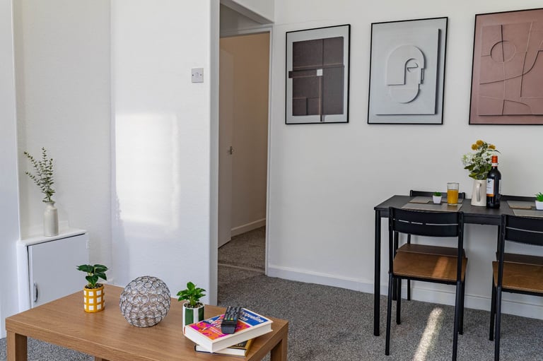 Flat 3 Blackpool | Furnished 1-BR Flat in Blackpool | Wi-Fi, Kitchen