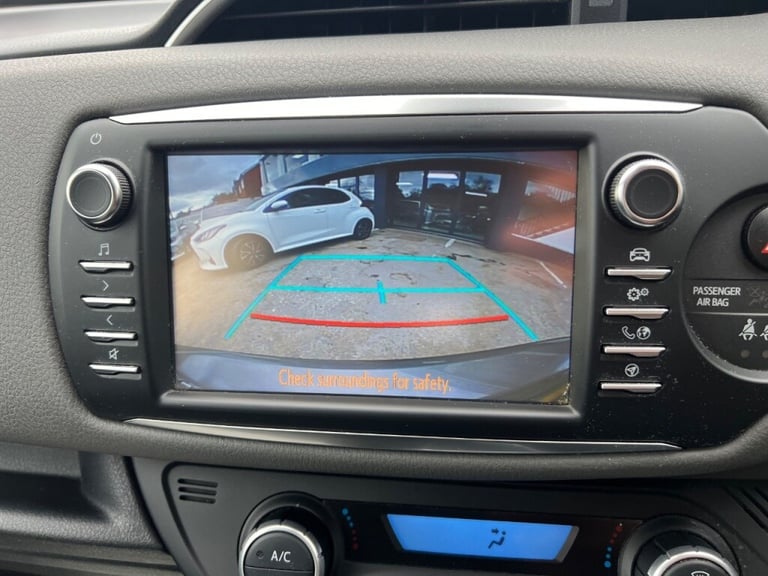  Toyota Yaris 1.5 Hybrid Icon 5dr CVT - FTSH - REAR CAMERA -  AIR CON Petrol/Ele