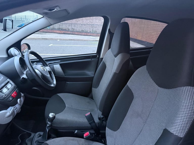 2013 Toyota AYGO 1.0 VVT-i Fire 5dr [AC] HATCHBACK PETROL Manual