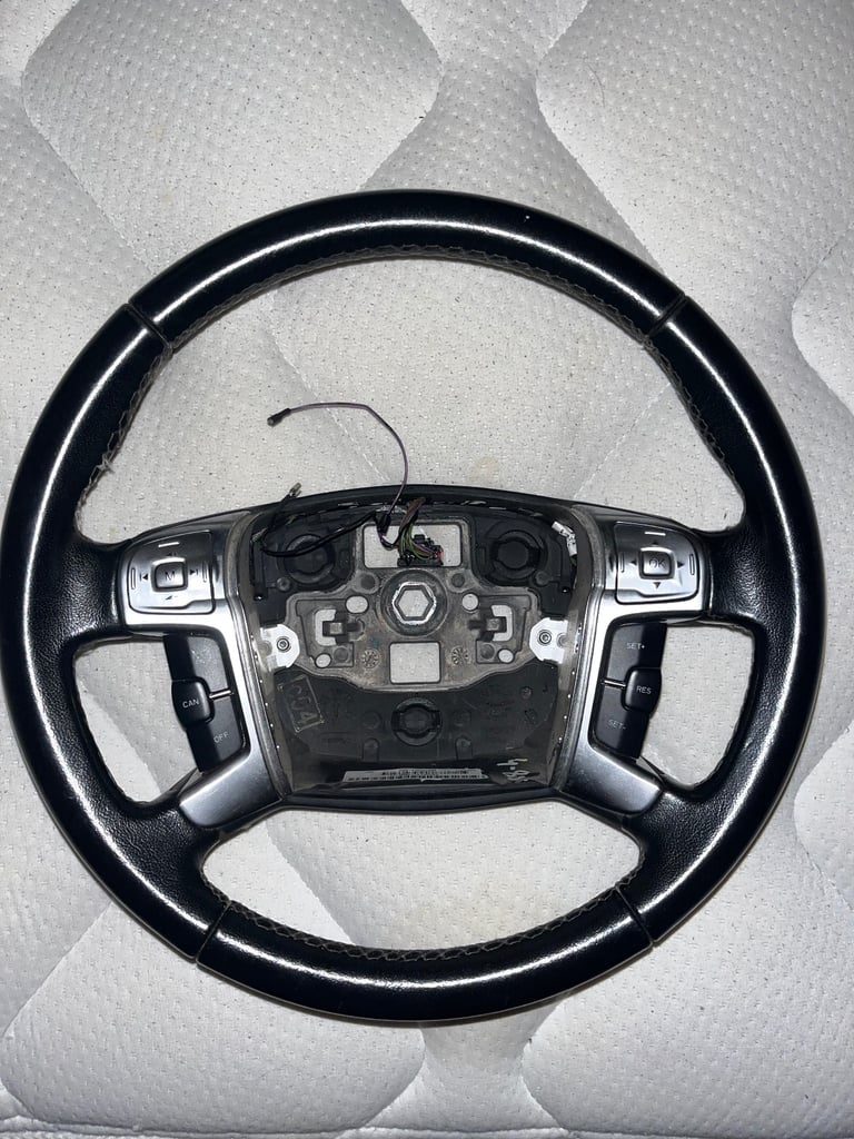 image for Ford Mondeo MK4 full leather steering wheel