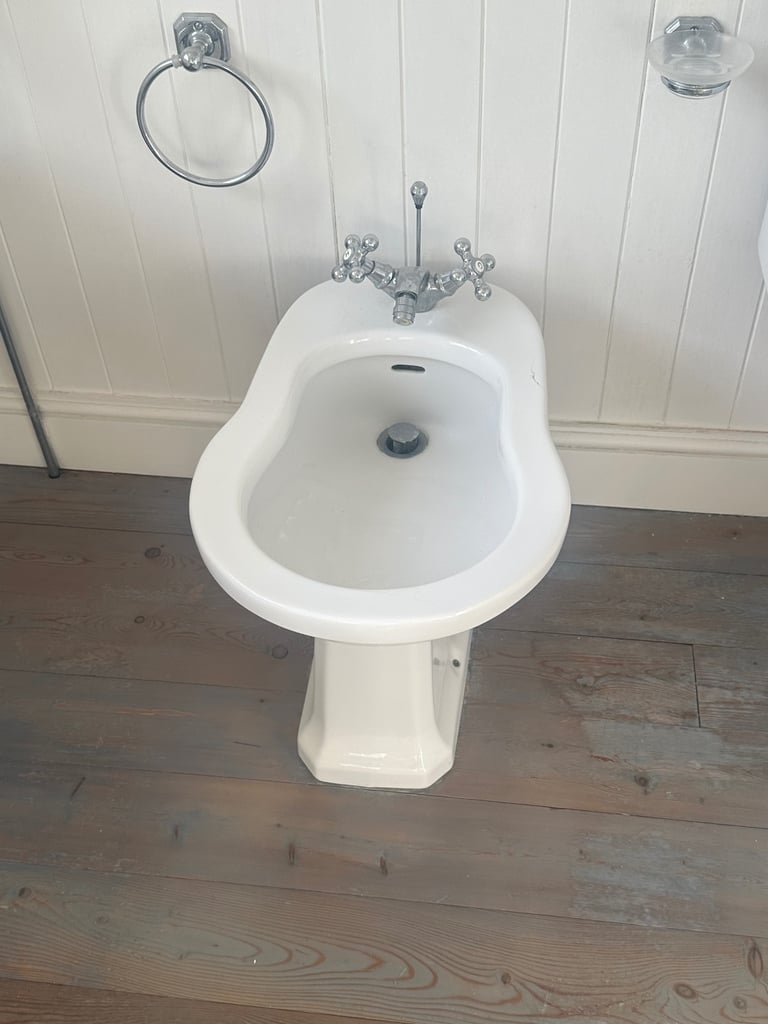 Ceramic Bidet with Chrome Mixer Tap – Traditional Pedestal Style