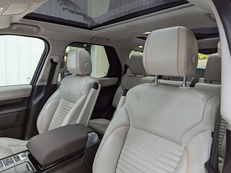 2017 Land Rover Discovery 2.0 Discovery HSE SD4 Auto 4WD 5dr SUV Diesel Automatic