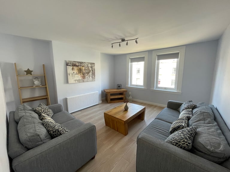 Bright One Bedroom Flat in Stenhouse, Edinburgh 
