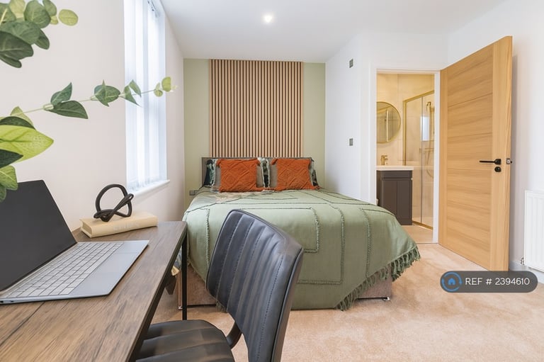 6 bedroom house in Lyndale Avenue, Bridgwater, TA6 (6 bed) (#2394610)