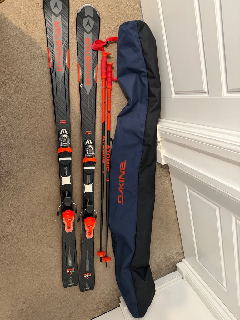 image for Skis, bindings, poles and bag 