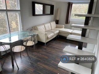 Studio flat in Azenby Road, London, SE15 (#2640828)
