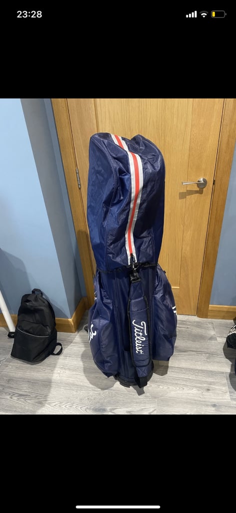 Titleist Steady Dry Cart Bag. Navy/Red. 