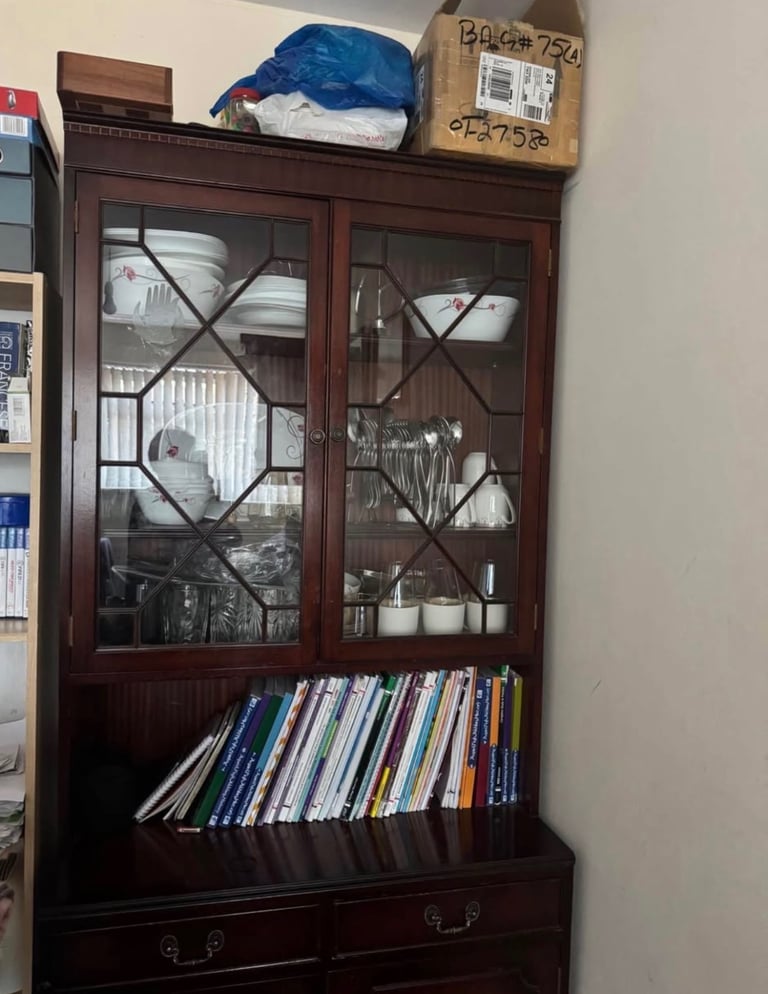 crockery cabinet 