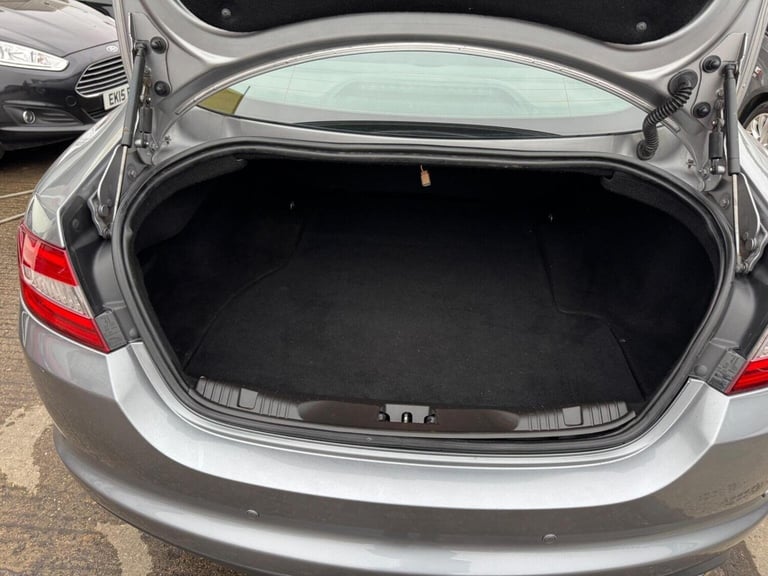 JAGUAR XF 2.2d Luxury Auto Euro 5 (s/s) 4dr 2011