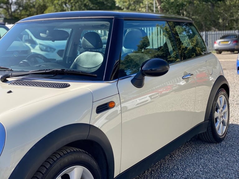 2005 MINI Hatch 1.6 Cooper Hatchback 3dr Petrol Manual Euro 4 (116 bhp) Hatchback Petrol Manual