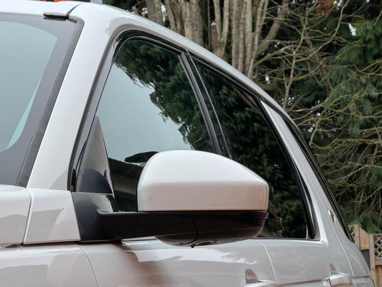 2017 Land Rover Discovery Sport 2.0 TD4 SE Tech 4WD Euro 6 (s/s) 5dr ESTATE Diesel Manual