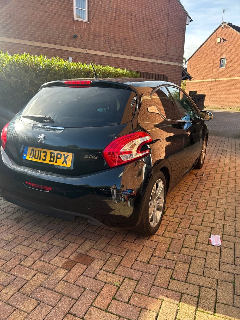 Peugeot, 208, Hatchback, 2013, Manual, 1200 (cc), 3 doors