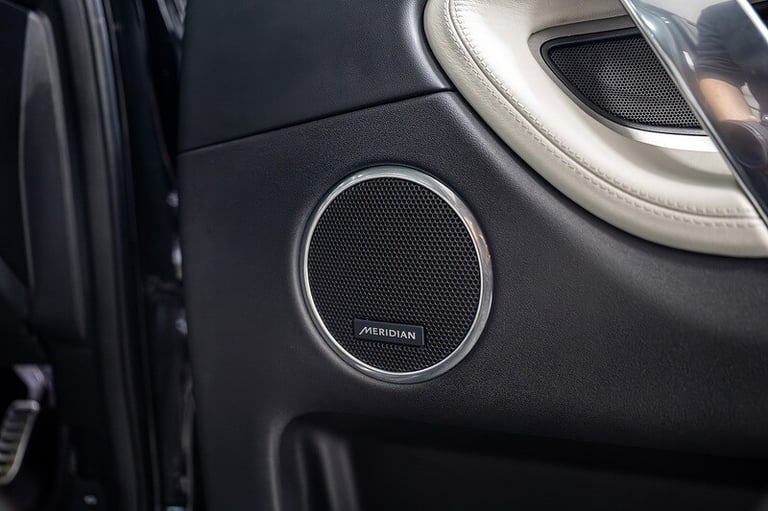 2024 Land Rover Discovery Sport P300e Dynamic HSE SUV HYBRID Automatic