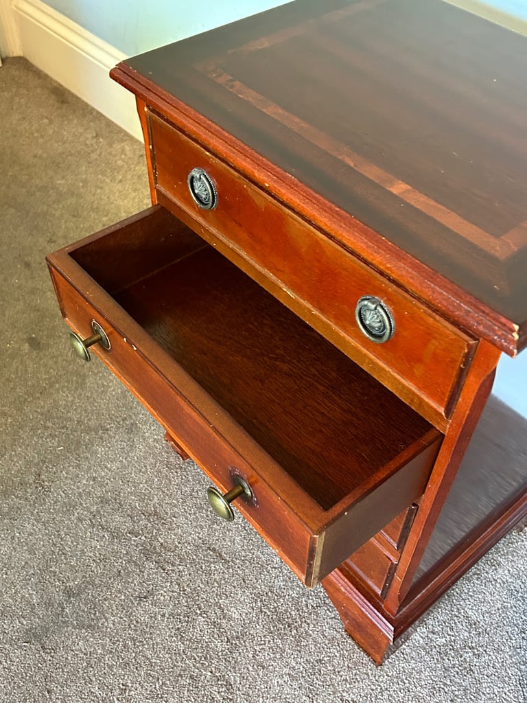  Vintage Mahogany 4 Drawers Bedside Inlaid Top H22in/56cm W17in/43cm D13in/33cm Good condition  D07