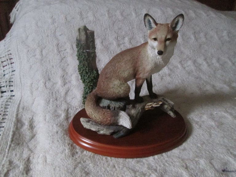 image for border fine arts fox - sitting safe 
