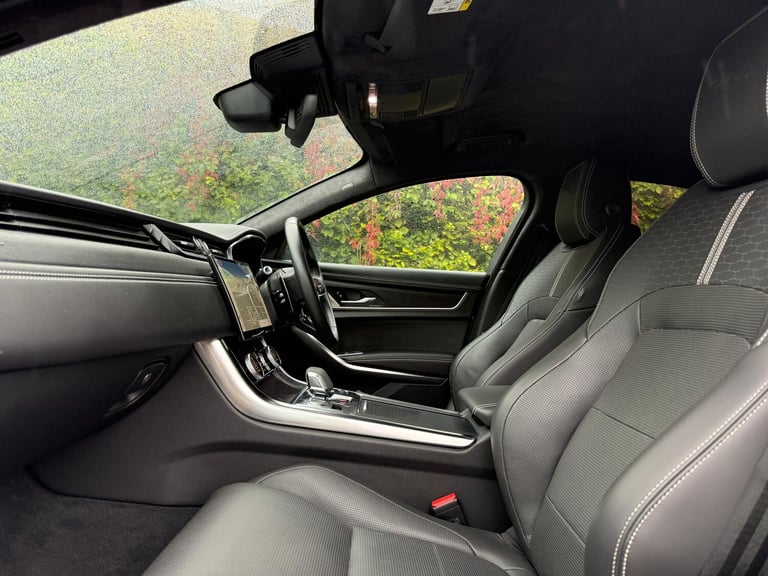 2023 Jaguar XF 2.0 P250i R-Dynamic HSE Black Saloon 4dr Petrol Auto Euro 6 (s/s) (250 ps) Petrol ...