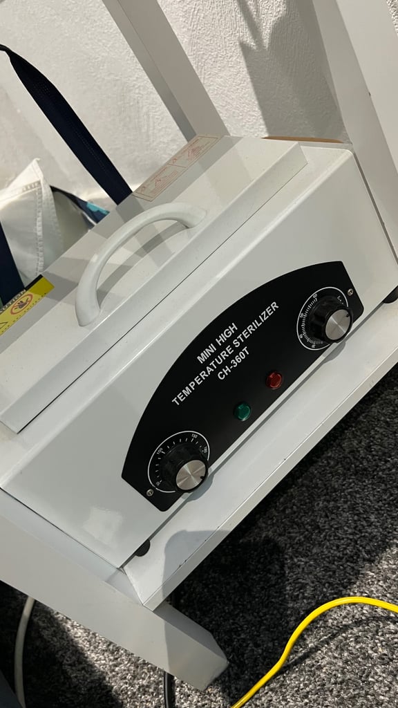 Cuticle nipper sterilizer.