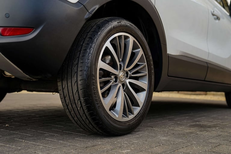 2017 Vauxhall Crossland X 1.2 Crossland X Elite T S/S Auto 5dr SUV Petrol Automatic