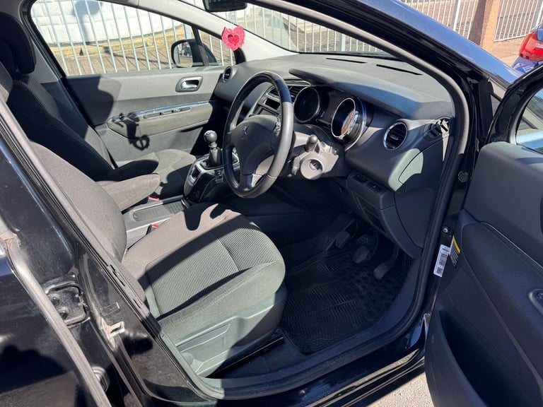 PEUGEOT 5008 1.6 HDI MPV 7 SEATER DEISEL ON THE 2010 MODEL