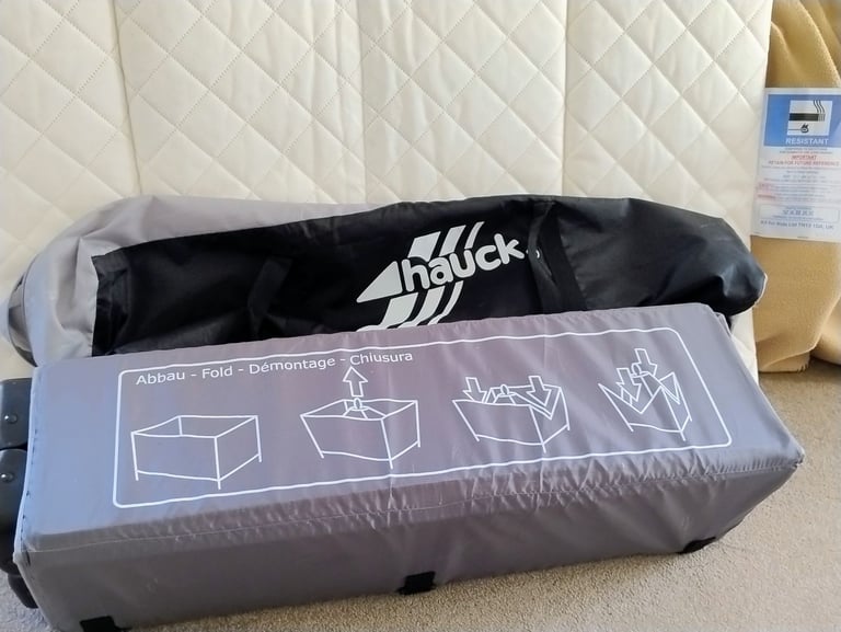 Hauck Travel Cot