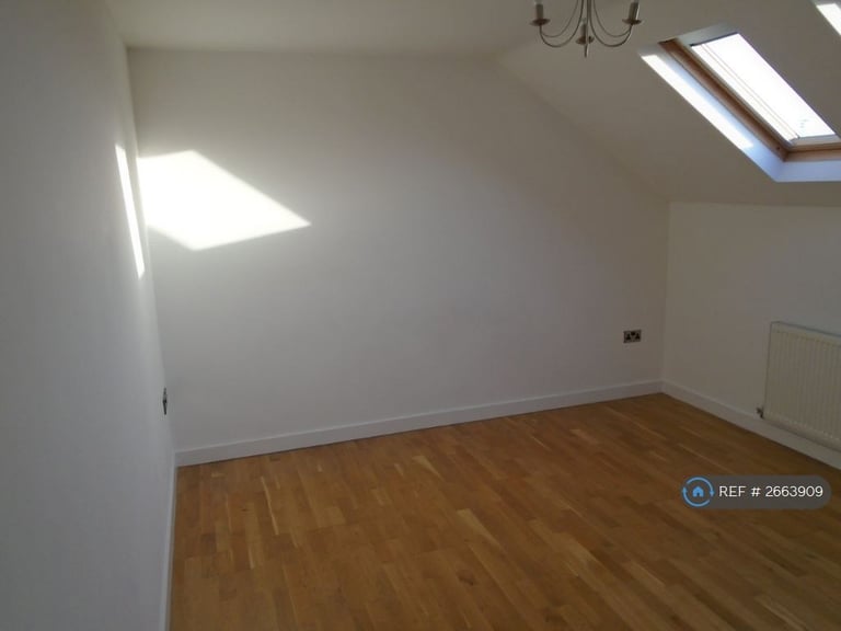 2 bedroom flat in Mulsanne Row, Crewe, CW1 (2 bed) (#2663909)