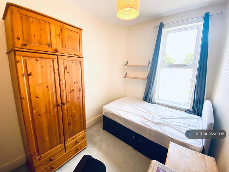 5 bedroom house in Leicester Street, Leamington Spa, CV32 (5 bed) (#2660038)