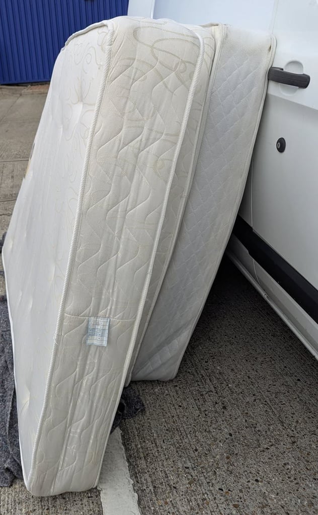 Bed double bed Divan Bed FREE Delivery