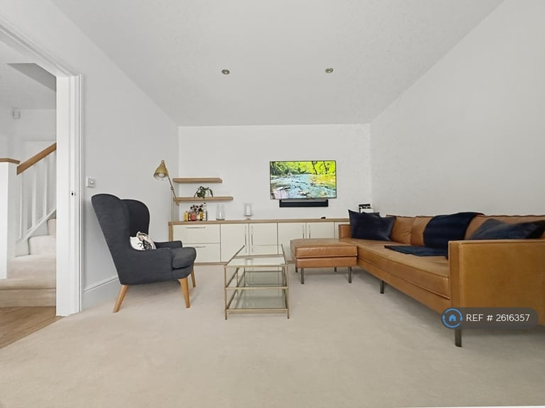4 bedroom house in St. Edmunds Way, Cambridge, CB22 (4 bed) (#2616357)