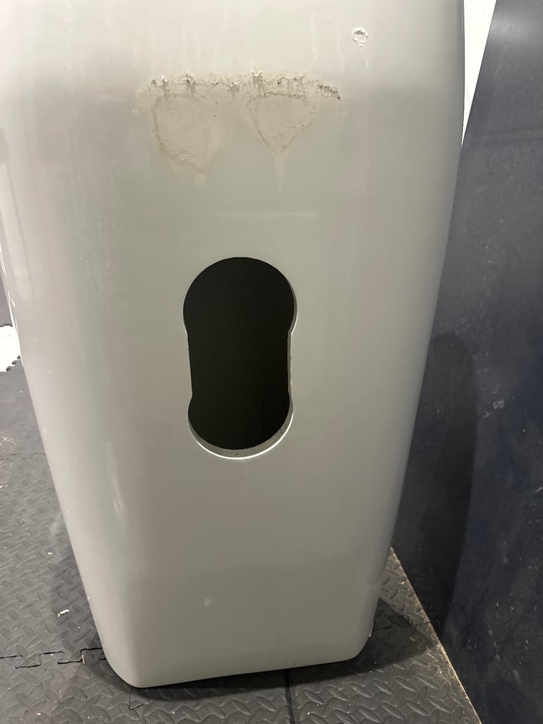 Freestanding basin 
