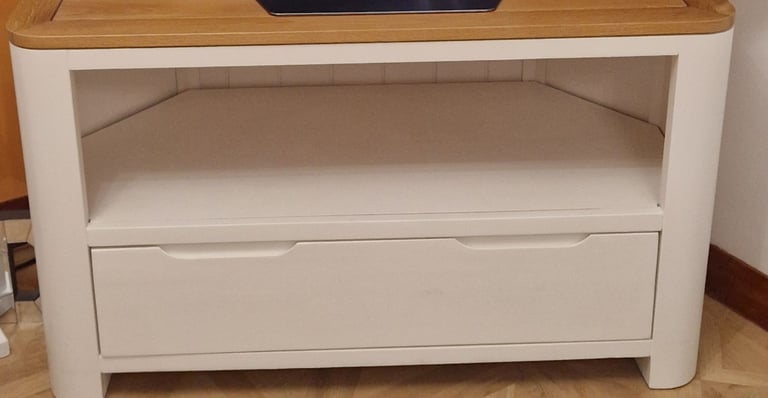 Oak Furnitureland Hove TV and Display Cabinet 