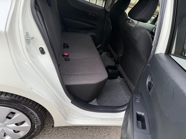 TOYOTA YARIS Active Auto ULEZ Low Milage