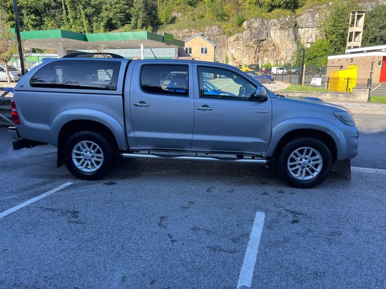 2016 16 TOYOTA HI-LUX 3.0 D-4D INVINCIBLE PICKUP D/CAB 4DR DIESEL MAN 4WD EURO 5