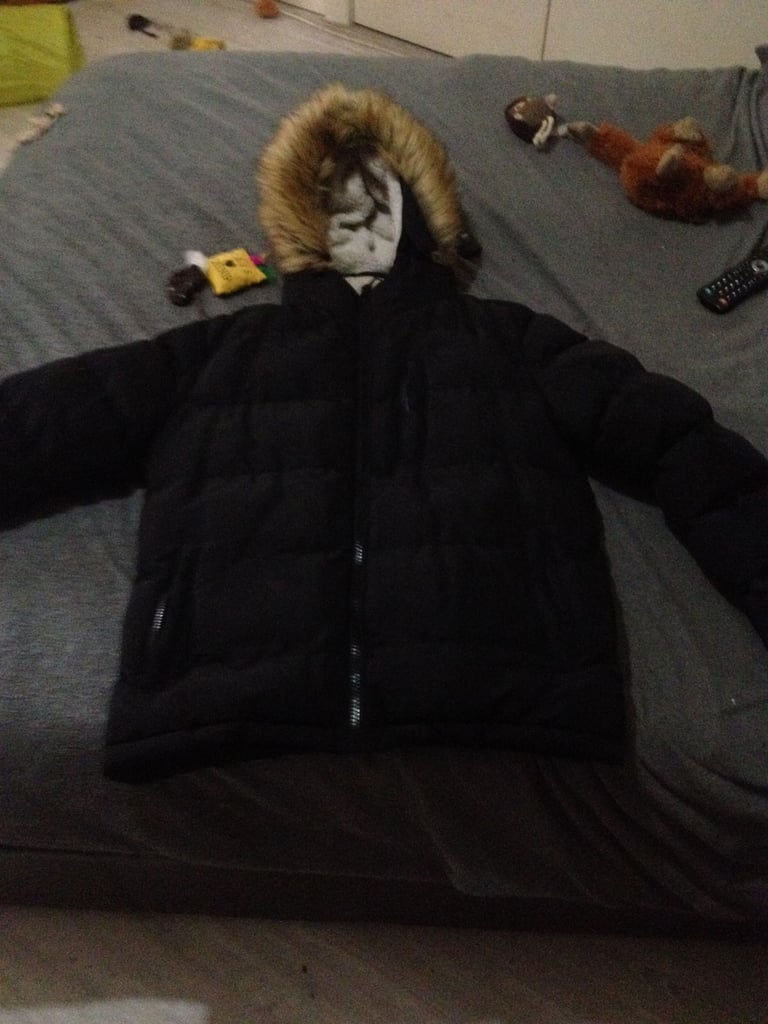 like brand new worn once immculate condition bargain £5 if picked up today