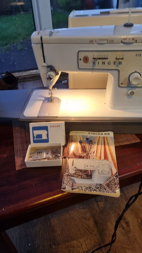 image for SINGER 413 ELECTRIC. EXCELLENT CONDITION FAMILY SINCE NEW. OPEN TO ANY OFFERS 