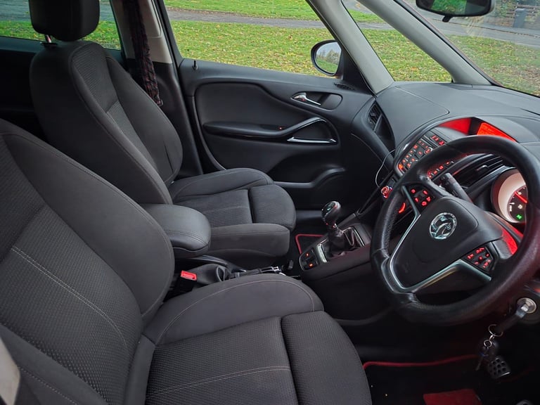 Vauxhall zafira tourer sri 2.0 cdti 2015 15 reg 7 seater 6 speed fsh mot 2026 runs beautiful 