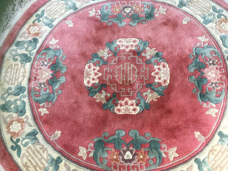 Round Pink Chinese Floral Design Rug 100% Wool Pile White Fringed Border  