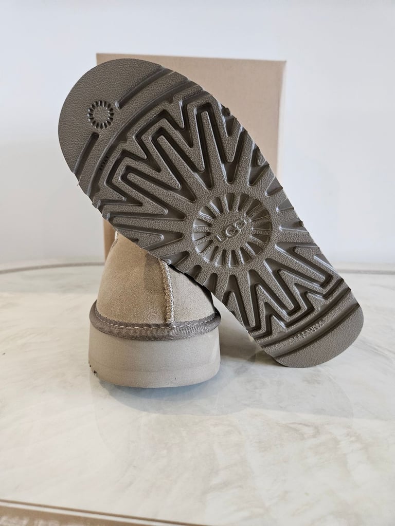 Ugg slippers mules size uk6 