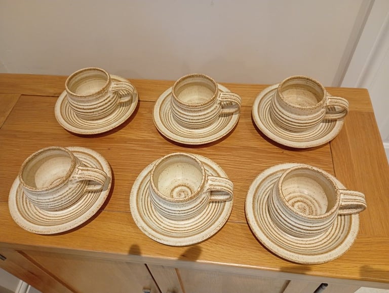 image for Delightful set of 6 vintage Grayshott coffee cups 