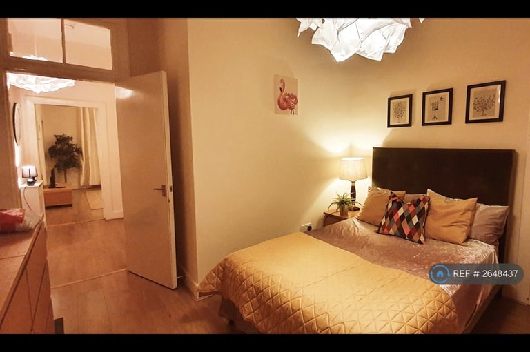 2 bedroom flat in Halmyre Street, Edinburgh, EH6 (2 bed) (#2648437)