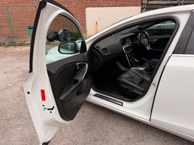 2019 Volvo V40 1.5 T3 R-Design Edition Auto Euro 6 (s/s) 5dr HATCHBACK Petrol Automatic