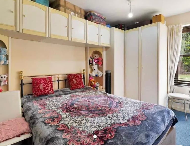 one bed furnished flat to let in East Ham 