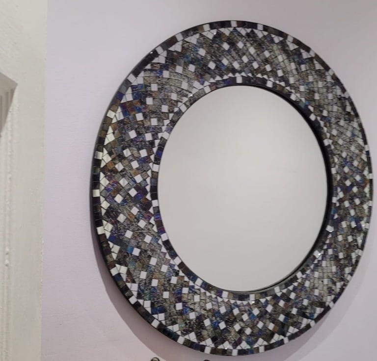 image for Round mirror 